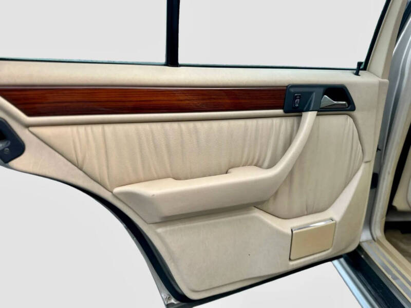 1994 Mercedes-Benz E-Class E 320