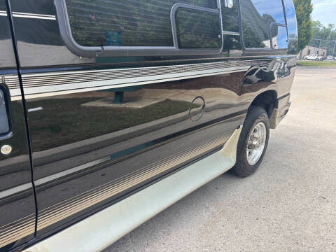 2003 Ford E-Series E-250 SD