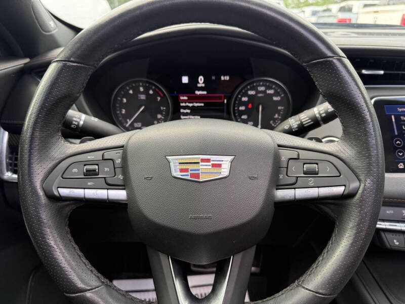 2022 Cadillac XT4 Sport