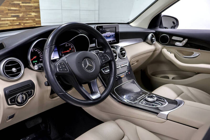 2019 Mercedes-Benz GLC GLC 300
