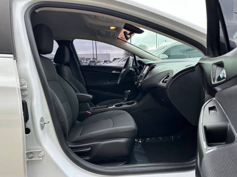 2017 Chevrolet Cruze LT Auto