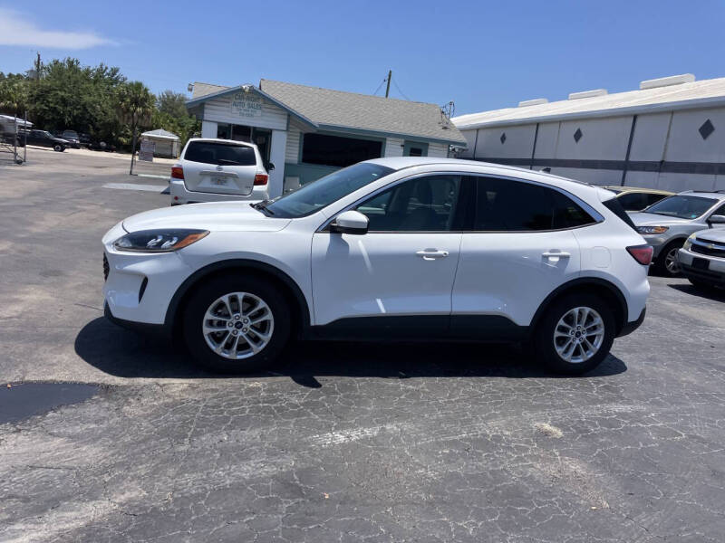2020 Ford Escape SE