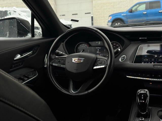 2023 Cadillac XT4 Premium Luxury