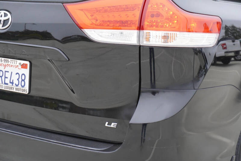 2013 Toyota Sienna LE 7-Passenger Auto Access Seat