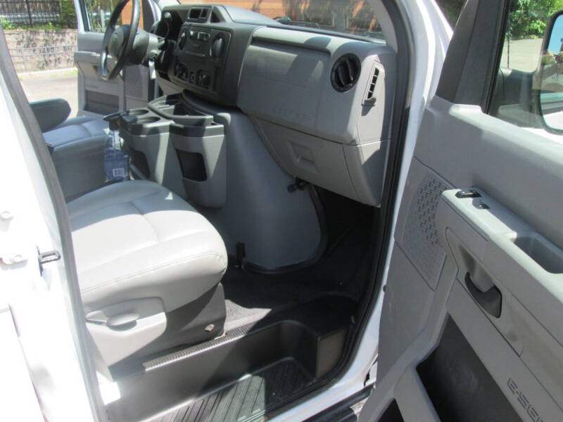 2010 Ford E-Series E-350 SD XL