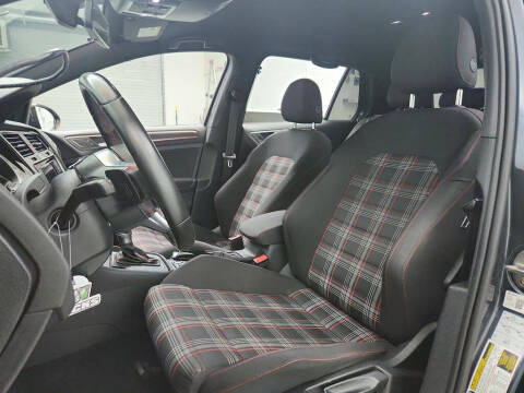 2019 Volkswagen Golf GTI SE