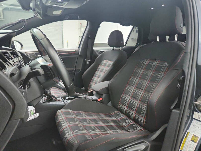 2019 Volkswagen Golf GTI SE