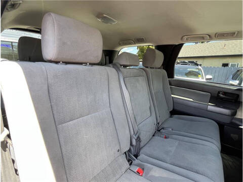 2016 Toyota Sequoia SR5