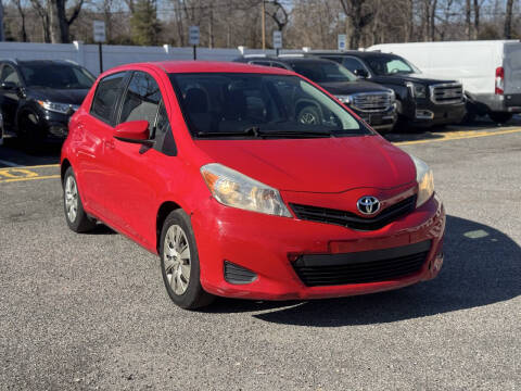 2014 Toyota Yaris 5-Door LE