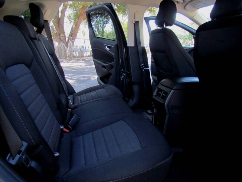 2021 Ford Edge SE