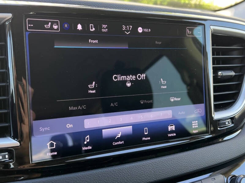 2022 Chrysler Pacifica Touring L