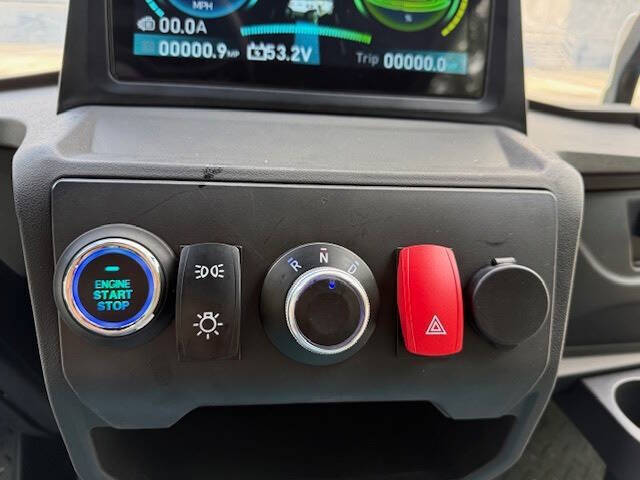 2025 Verdi Forward Facing 4 Seater Golf C