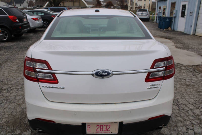 2014 Ford Taurus SEL
