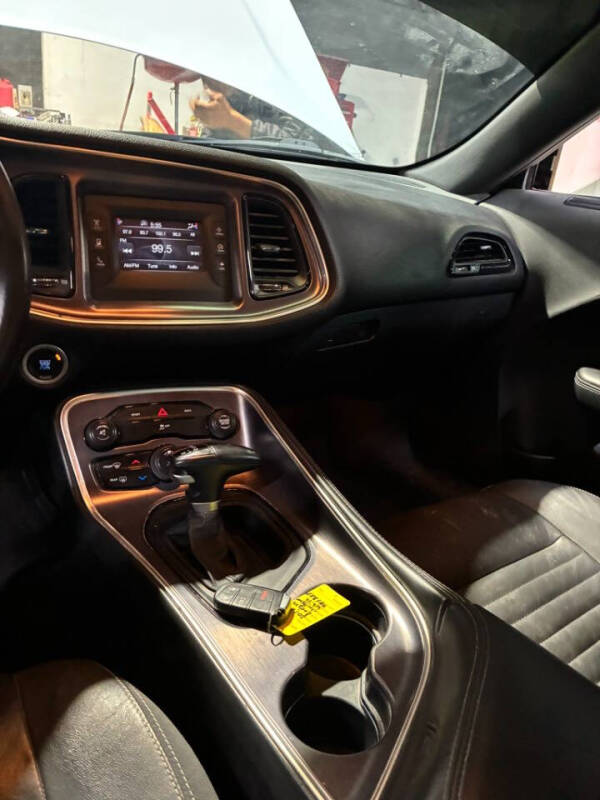 2015 Dodge Challenger SXT