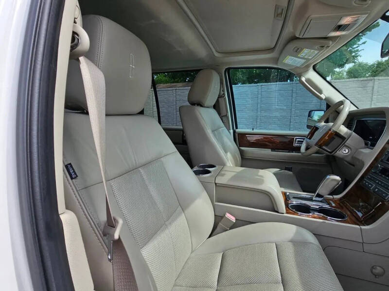 2012 Lincoln Navigator L
