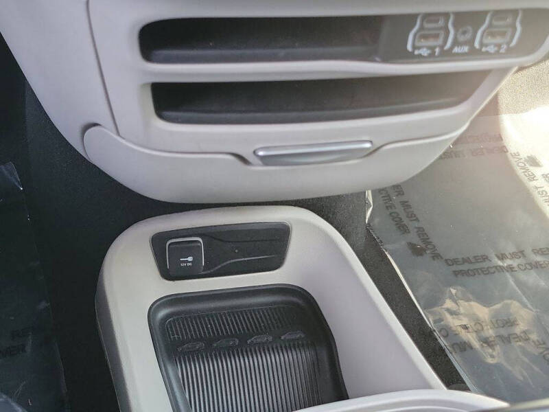 2024 Chrysler Pacifica Plug-In Hybrid Select