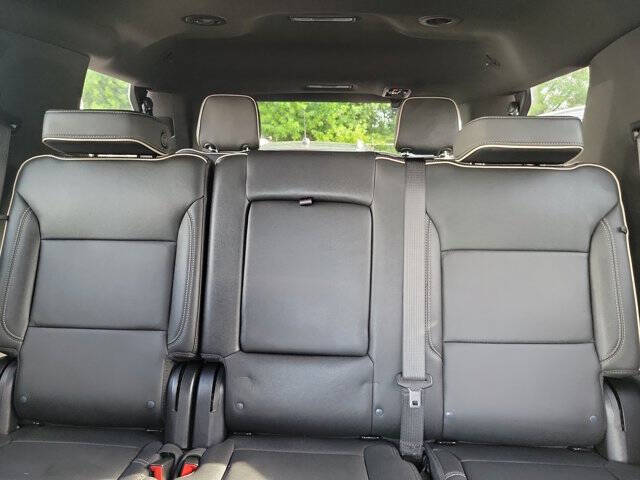 2025 GMC Yukon Elevation