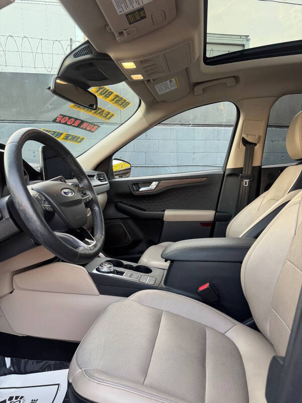 2020 Ford Escape Titanium