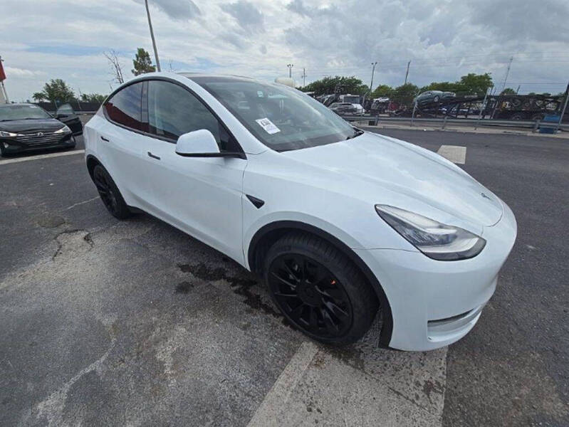 2023 Tesla Model Y Long Range