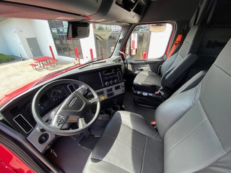 2025 Freightliner Cascadia