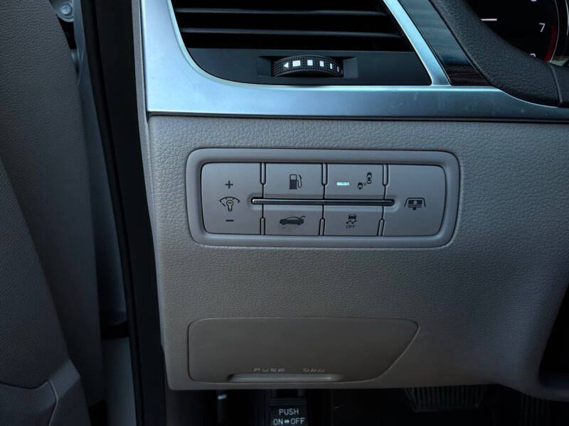 2016 Hyundai Genesis