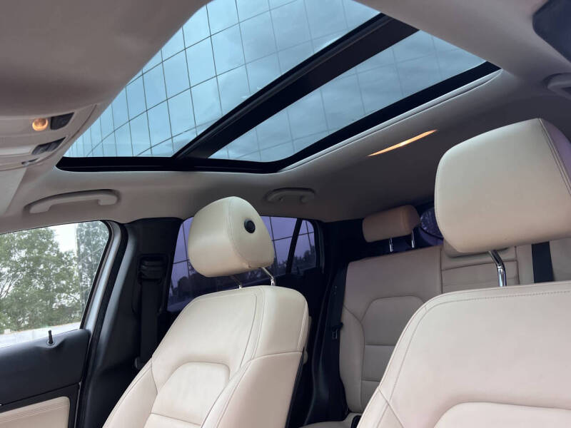 2018 Infiniti QX30 Premium