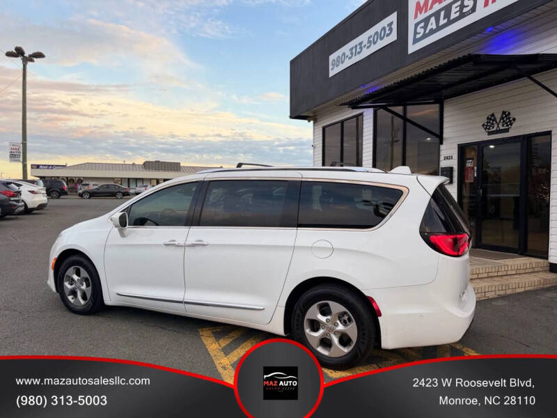 2017 Chrysler Pacifica Touring-L Plus