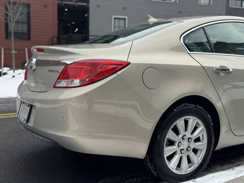 2012 Buick Regal Premium 2
