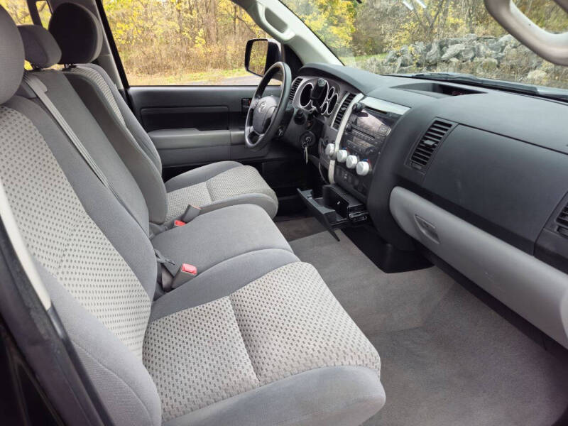 2011 Toyota Tundra Tundra Grade photo 21