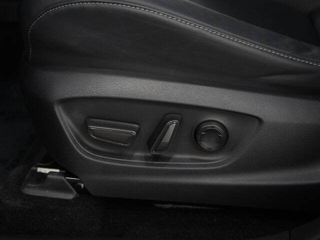 2025 Toyota Crown Signia XLE