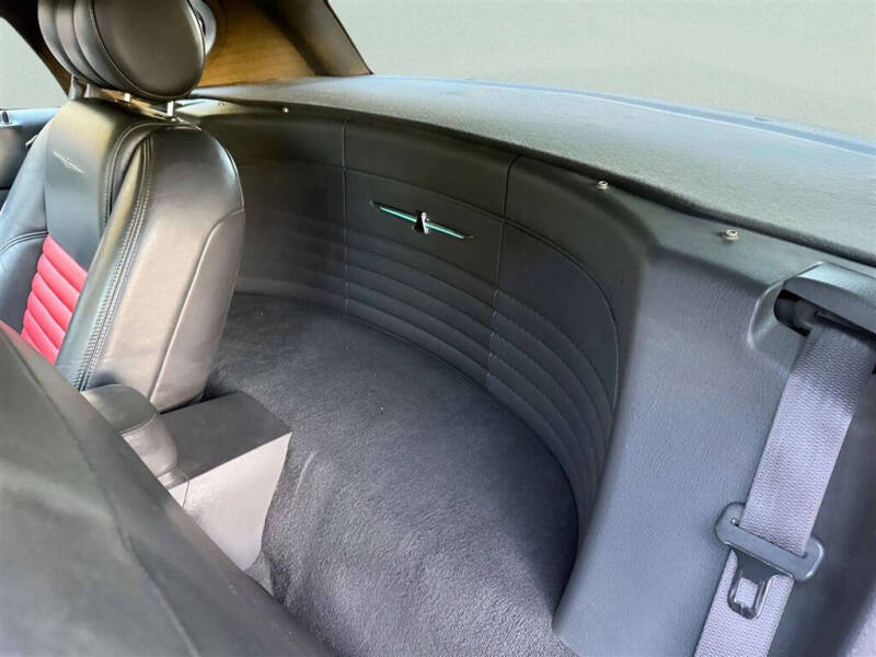 2002 Ford Thunderbird Deluxe