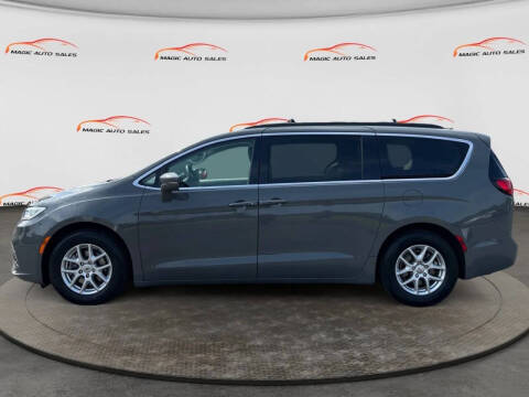 2022 Chrysler Pacifica Touring L