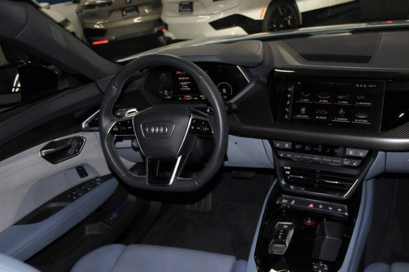 2023 Audi e-tron GT quattro Prestige