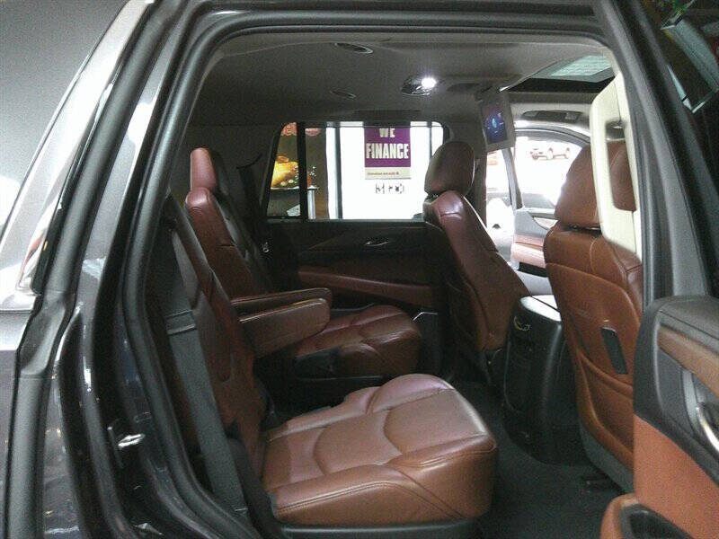 2018 Cadillac Escalade Luxury