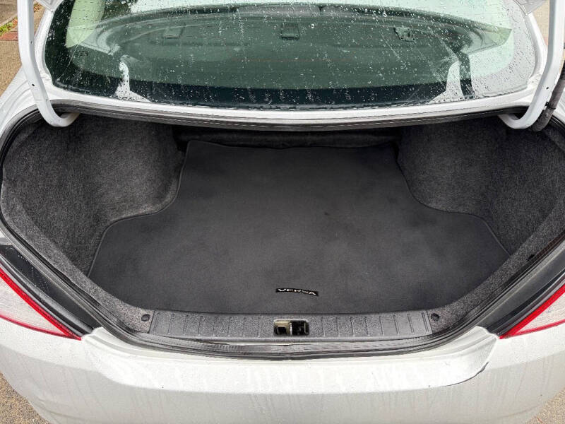 2018 Nissan Versa SV