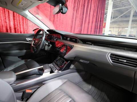 2021 Audi e-tron quattro Premium