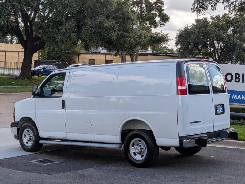 2025 Chevrolet Express 2500