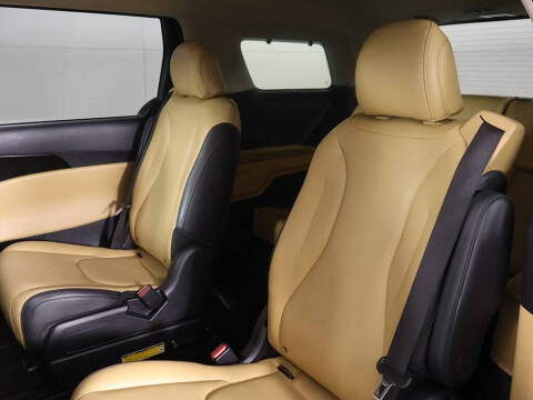 2023 Kia Carnival EX