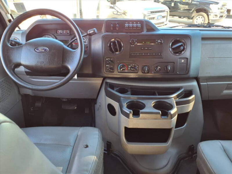 2013 Ford E-Series E-350 SD