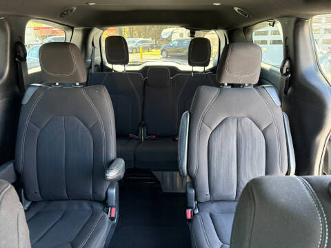 2023 Chrysler Pacifica Touring