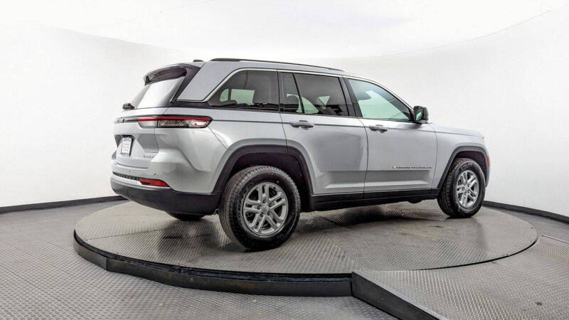 2023 Jeep Grand Cherokee Laredo