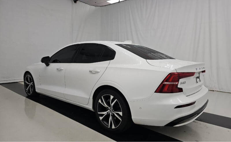 2024 Volvo S60 B5 Plus Dark Theme