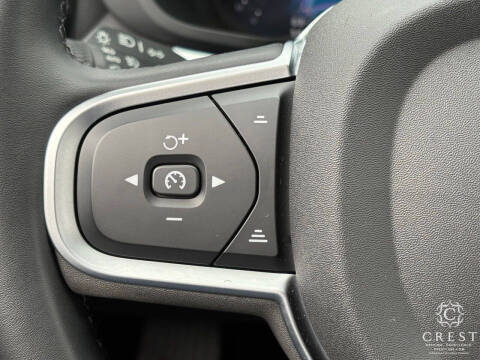 2025 Volvo XC60 B5 Core Dark Theme