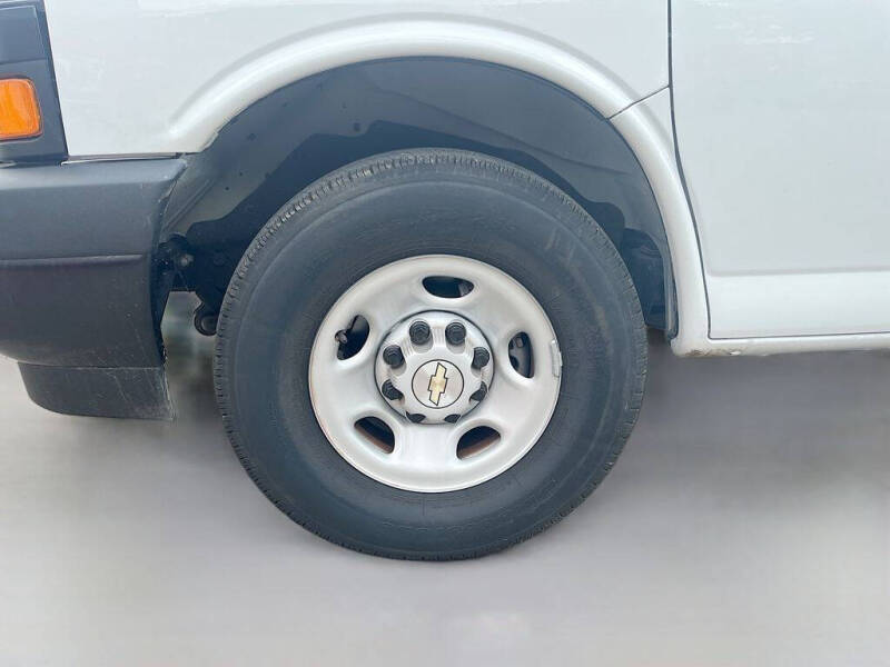 2025 Chevrolet Express 2500