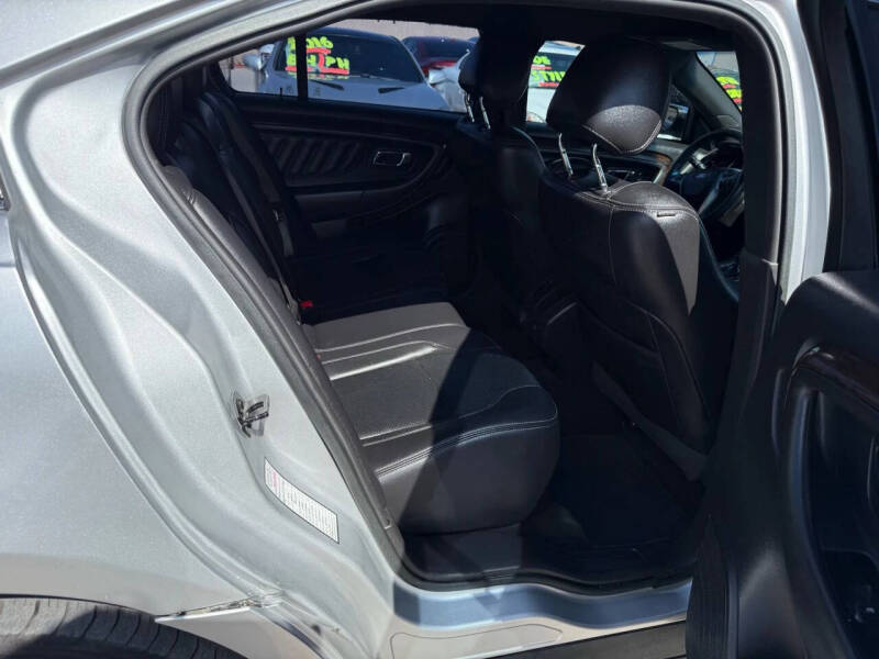 2016 Ford Taurus Limited