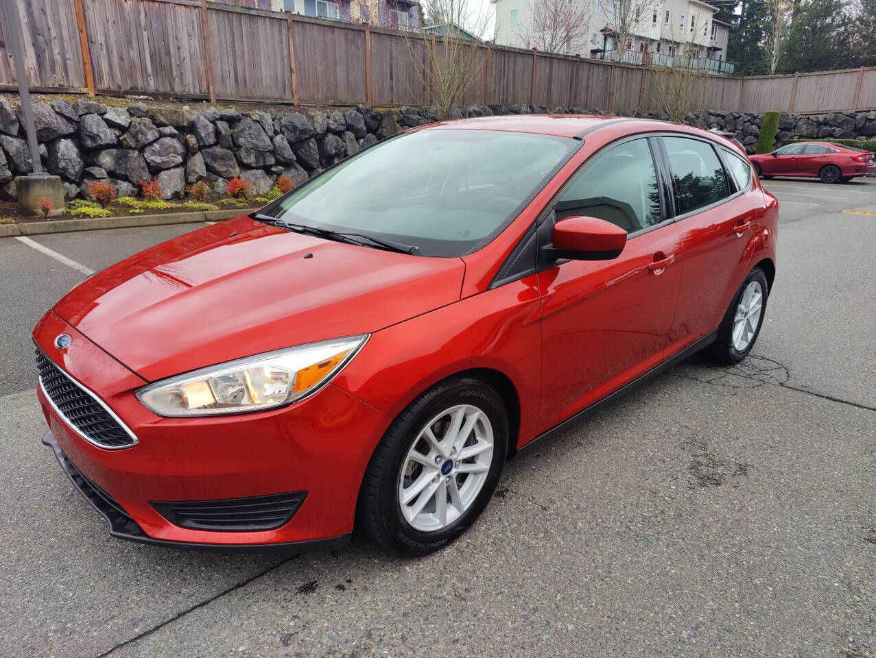 Hot Pepper Red Metallic Clearcoat 2018 Ford Focus SE SE 4dr Hatchback 2