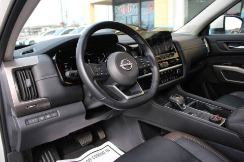 2023 Nissan Pathfinder Platinum