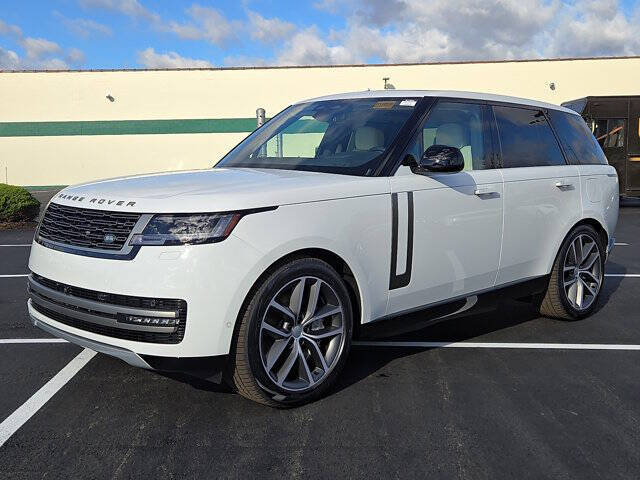 2025 Land Rover Range Rover P550e SE
