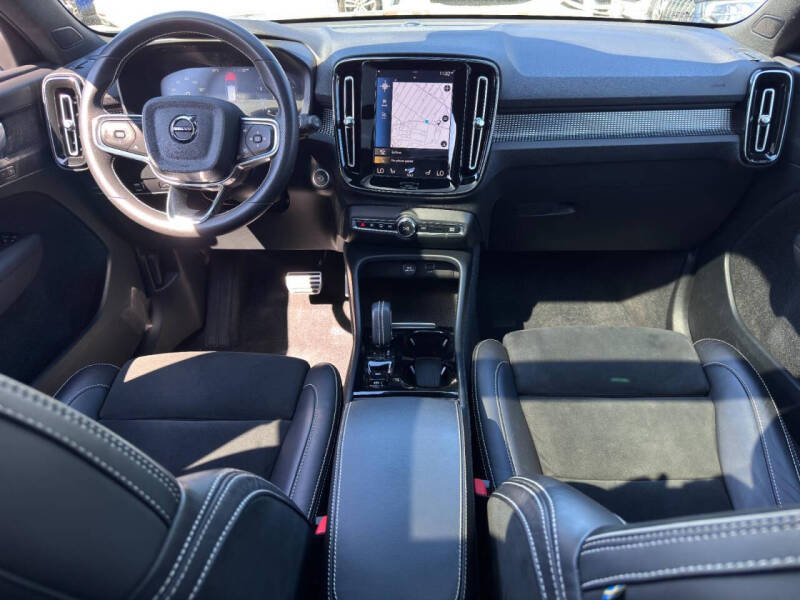 2021 Volvo XC40 T5 R-Design