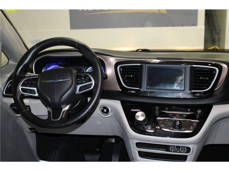 2021 Chrysler Voyager LXi